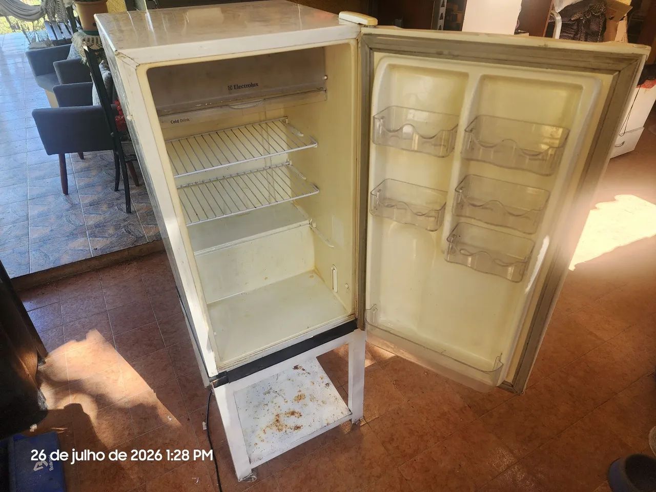 Frigobar electrolux RE120 + base com rodizio  - Foto 5