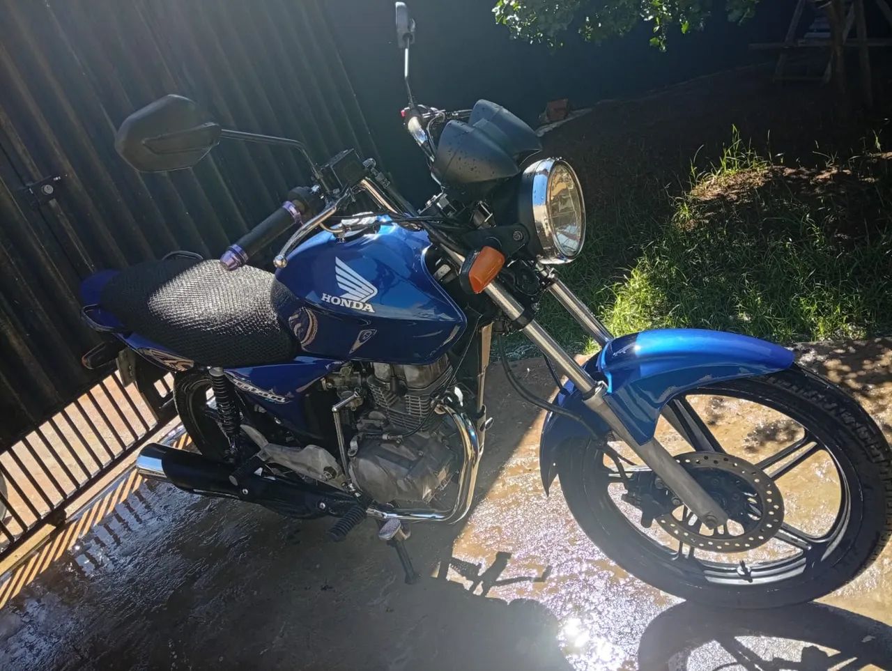Titan 150