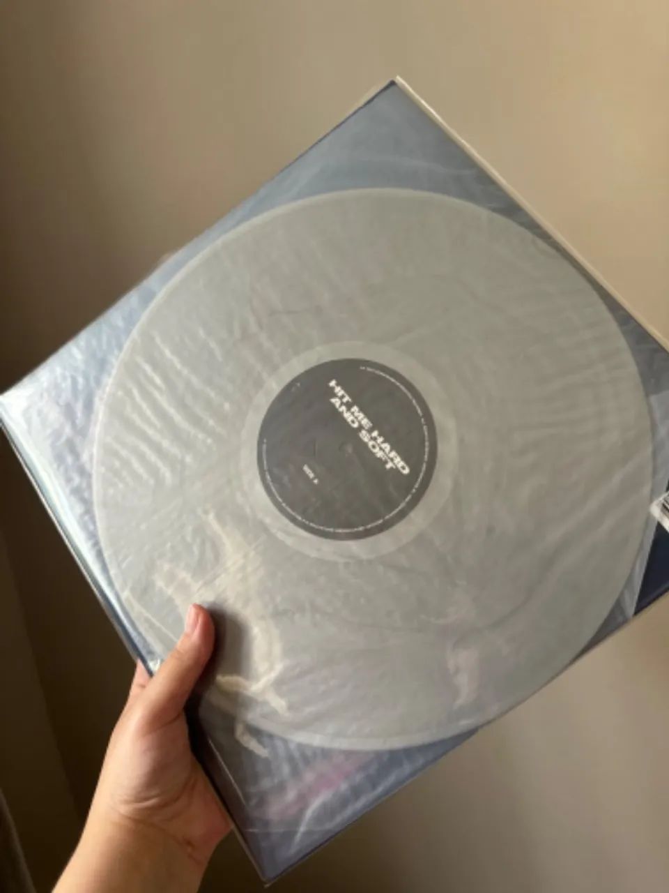 Vinil Billie Eilish - Hit me hard and soft cinza - Foto 2