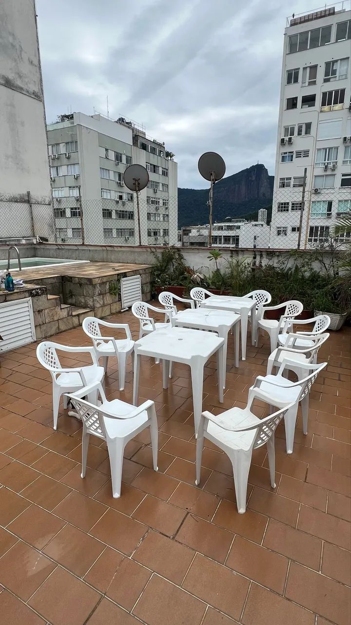 Mesa de plástico x3, preço unitário 