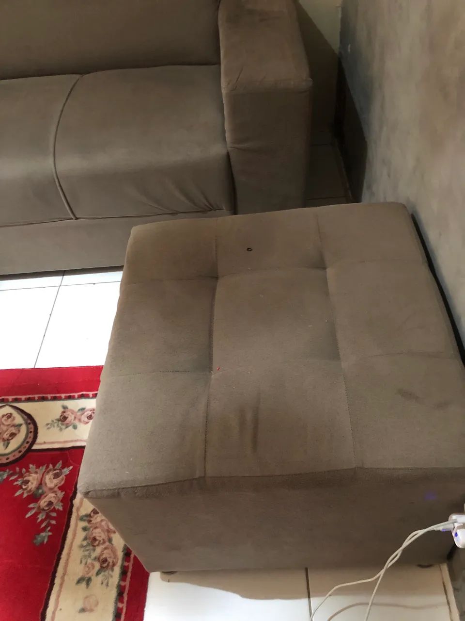 Sofá três lugares com puf  - Foto 2
