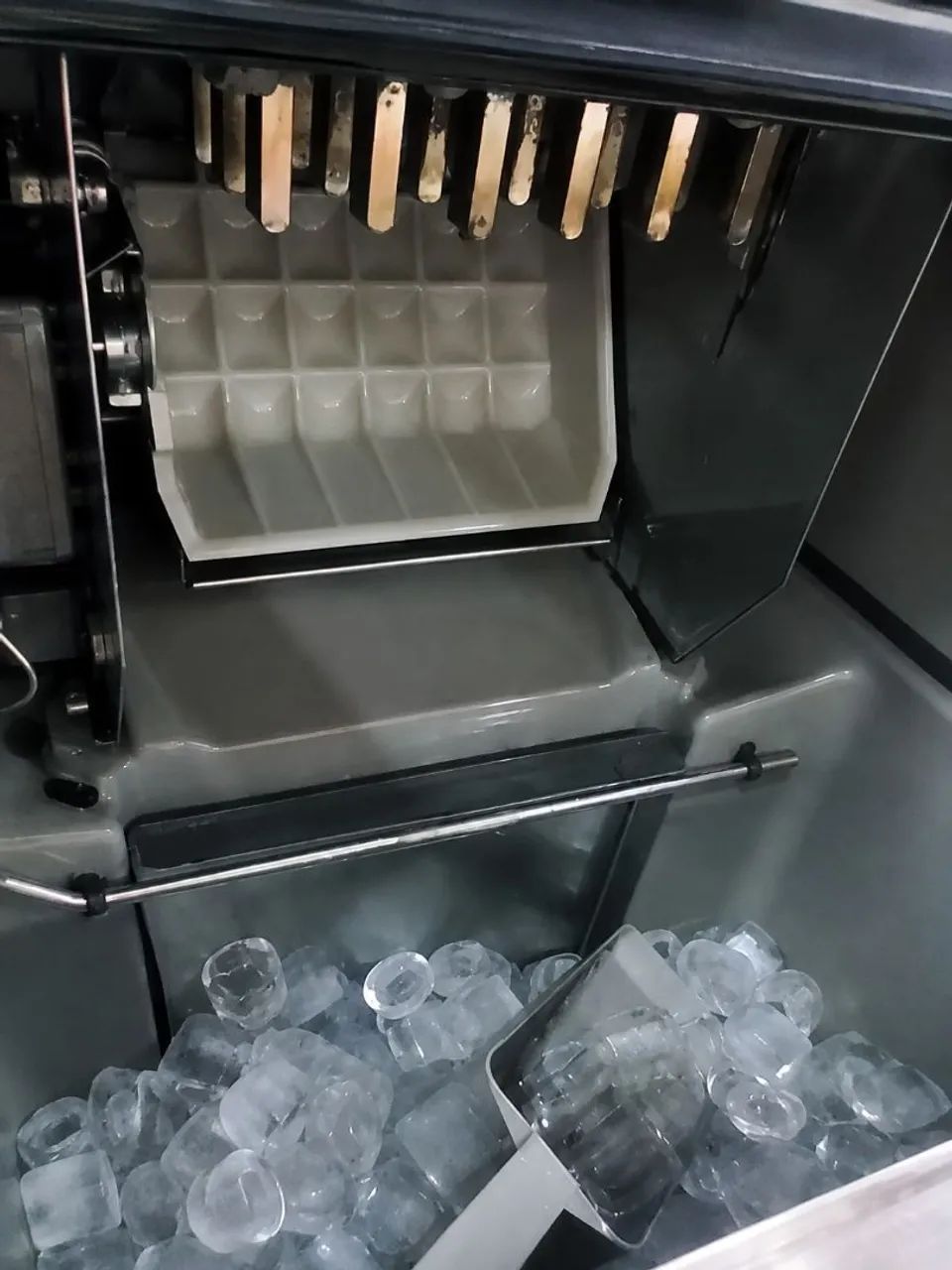 Máquina de Gelo Everest 50kg Revisada e Testada 90 dias de Garantia  - Foto 3