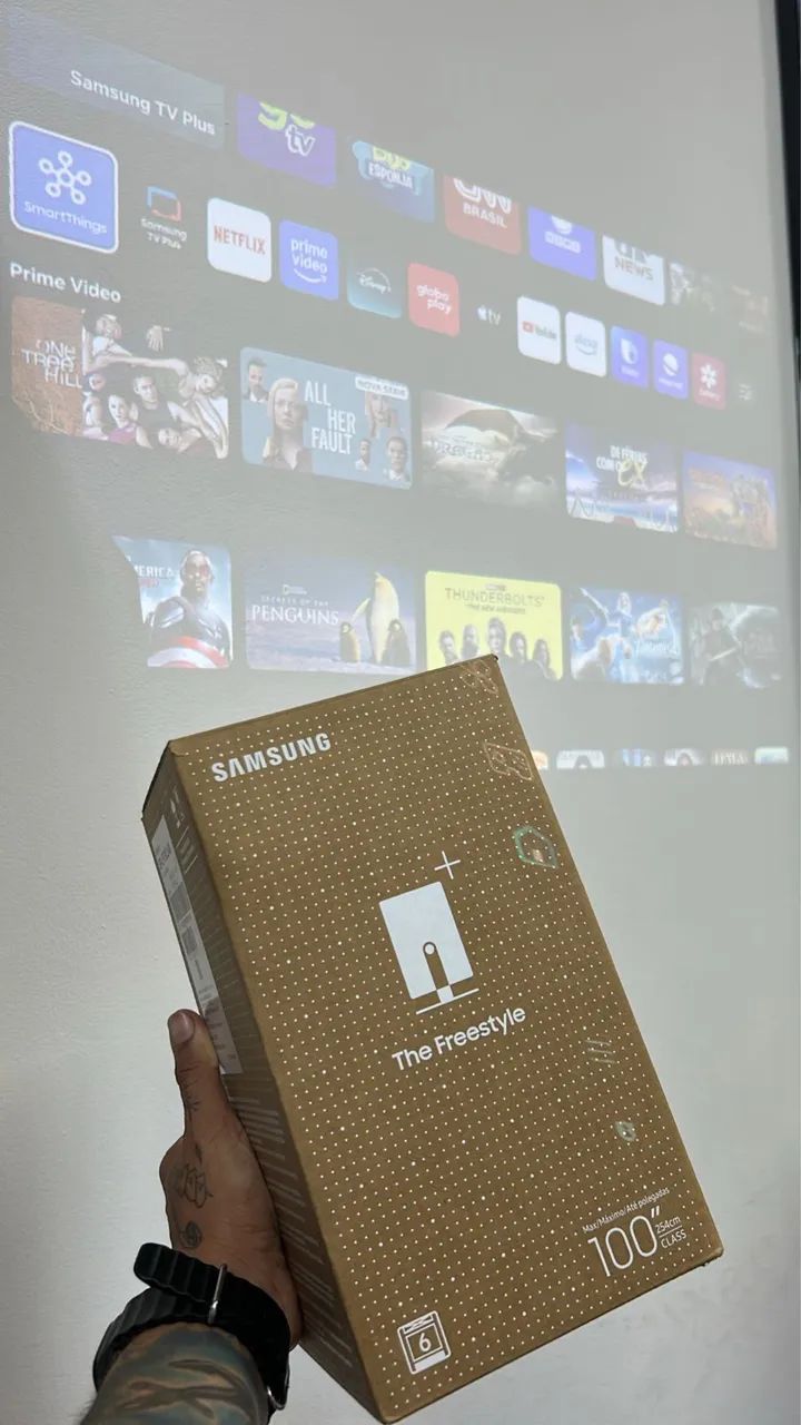 The Freestyle projetor SAMSUNG