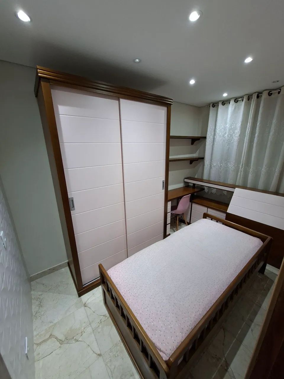 Jogo de quarto madeira maciça 
