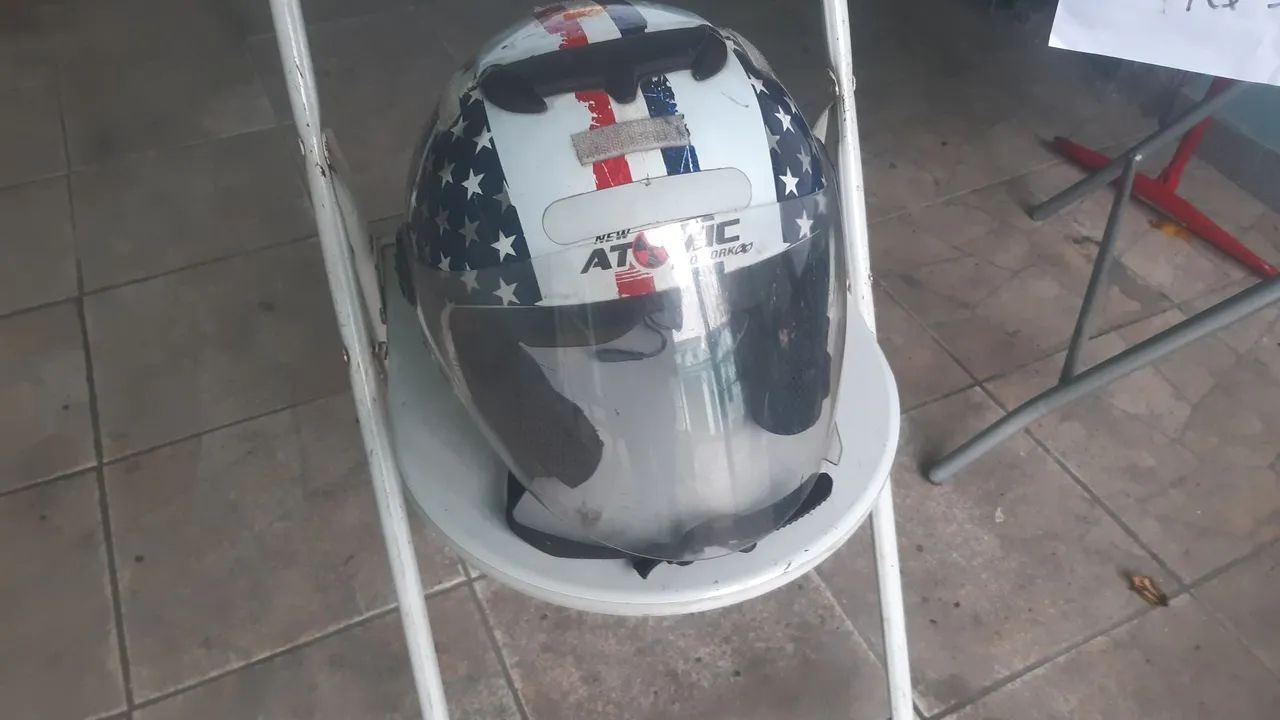 Vende-se capacete para motociclista