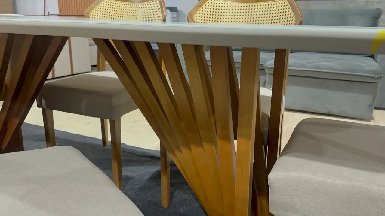 MESA DE JANTAR 1.80x90 BASE RIPADA 100% MADEIRA COM 6 CADEIRAS - Foto 3