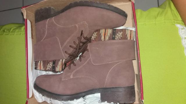 Vendo botinha tam 37/38