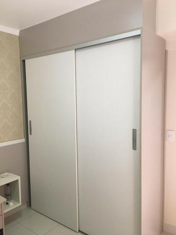 Lindo apartamento no Ed. Harmonia - Semi mobiliado, anda alto, sol da manhã, 2 vagas - Foto 8