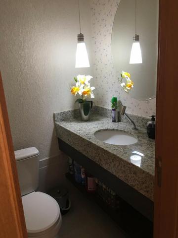 Lindo apartamento no Ed. Harmonia - Semi mobiliado, anda alto, sol da manhã, 2 vagas - Foto 11