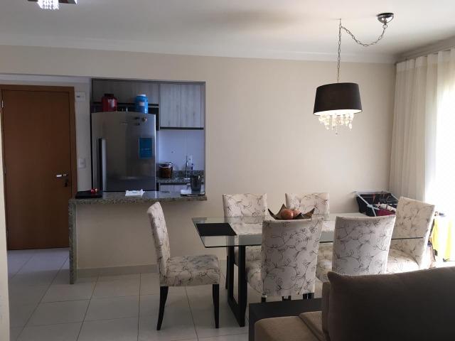 Lindo apartamento no Ed. Harmonia - Semi mobiliado, anda alto, sol da manhã, 2 vagas - Foto 5