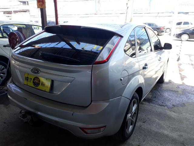 Oportunidade!!!! Focus Hatch 2.0. ano13 automático com GNV!! - Foto 6