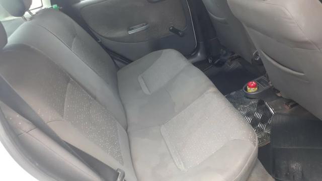 Vendo um corsa 1.4 completo valor 8800 mais 1500 de débito Detran negociavel * - Foto 4
