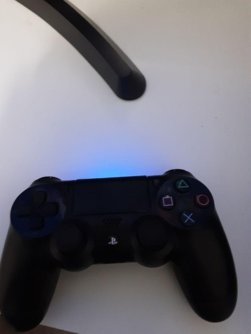 Playstation 4 + 2 controles + 4 jogos - Foto 2