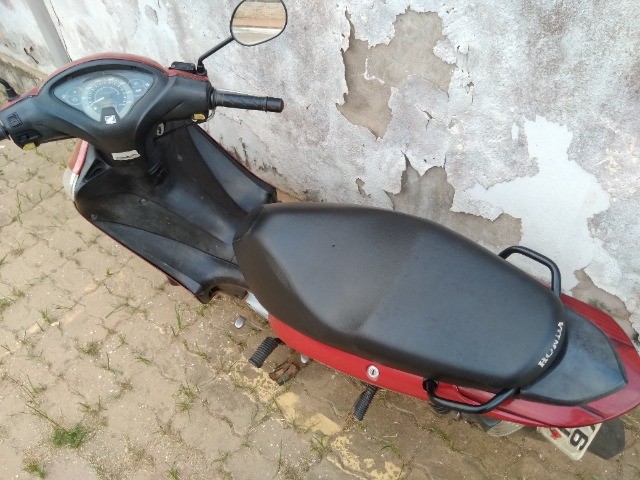 MOTO BIZ 125