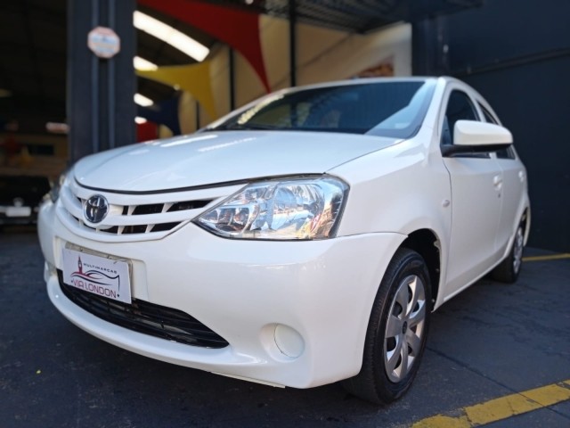 ETIOS SEDAN X 1.5  FLEX  2014