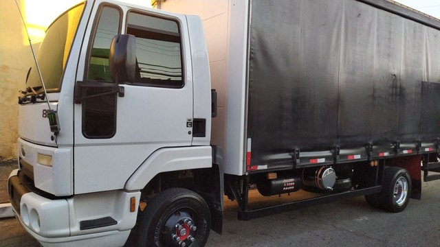 FORD CARGO 815 2012