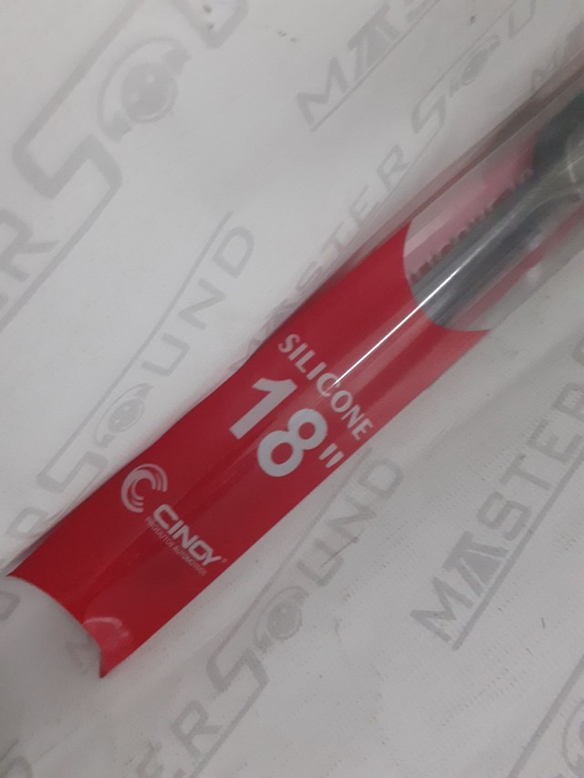 Palheta silicone universal.  18". Nova. Colocada.