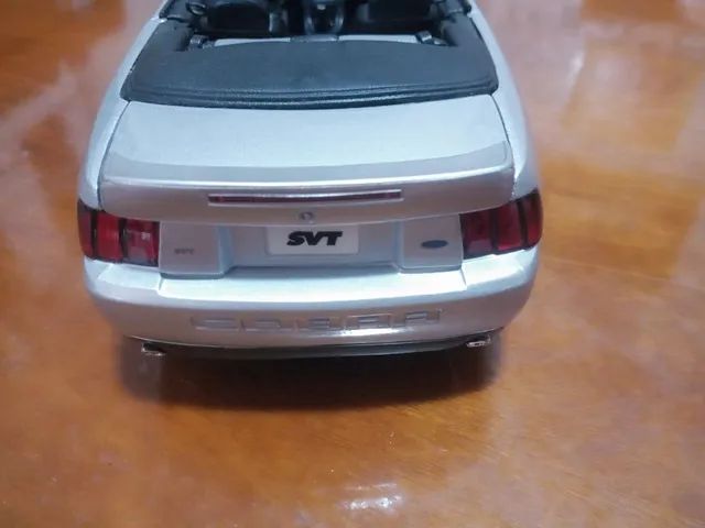 Miniatura Ford Mustang SVT Cobra 2003 Maisto 1/18 - Foto 3