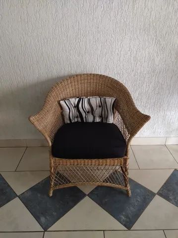 Conjunto de poltrona mesa e espelho em fibra sintética - Foto 3