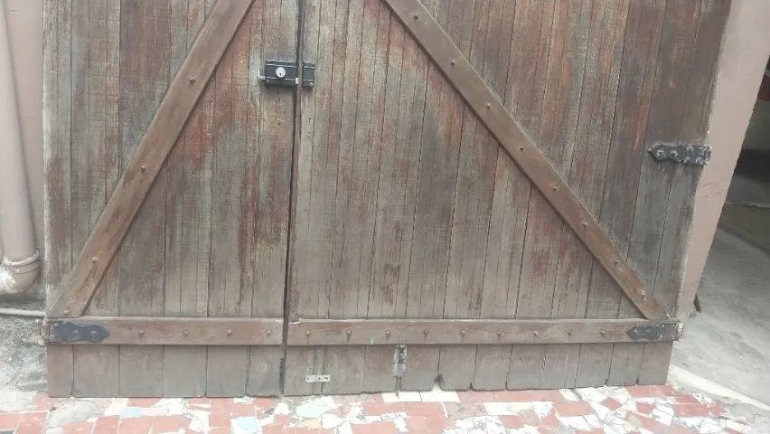Portão de Madeira maciça ( Garagem e Social )
