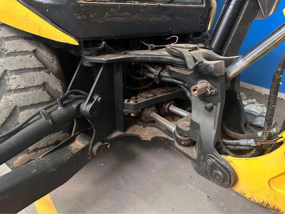 Retroescavadeira Randon RD406 4x4 2013 - Foto 3