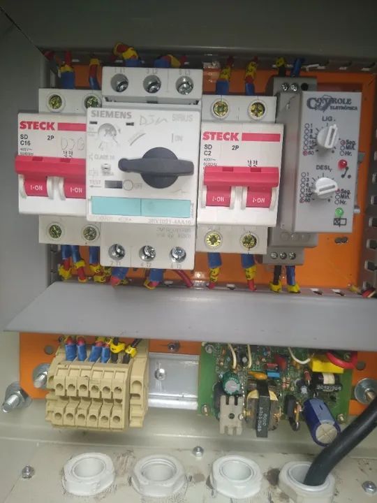 Painel de comandos elétricos quadro pequeno para retirada de componentes ou reutilização - Foto 2