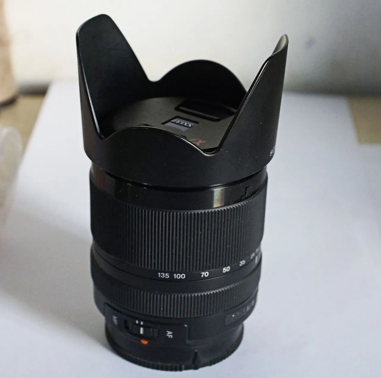 Objetiva Sony com Lente Carl Zeiss A-Mount 18 f3.5 - 5.6 /135 SAM - Foto 3