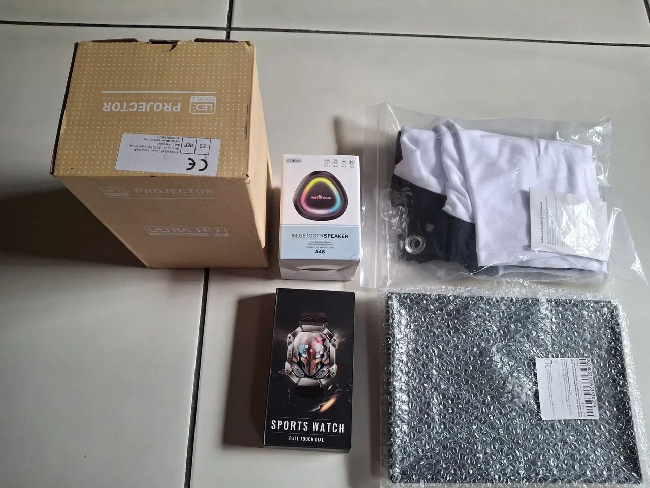 Projetor LED Ultra HD + Acessórios