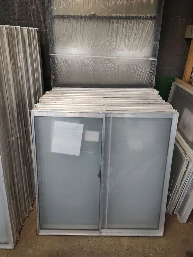 No dinheiro 10% de desconto Vendo janelas 100/120 alumínio natural valor R$289 reais  - Foto 4