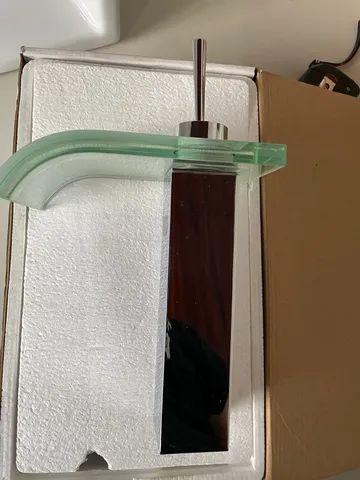 Vende-se Torneira Lavatório Monocomando Quadrada - Foto 4