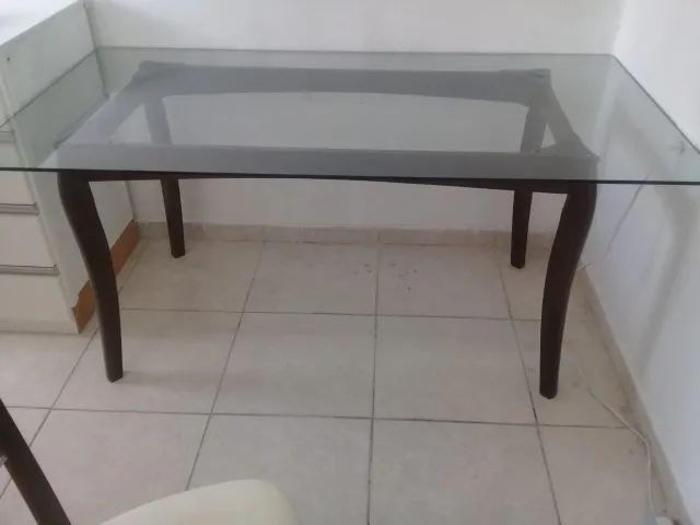 Mesa de Vidro com seis 6 cadeiras.65082647122561121