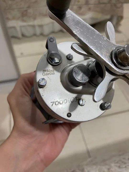 Vendo carretilha Abu garcia 7000 IC3 - Foto 4