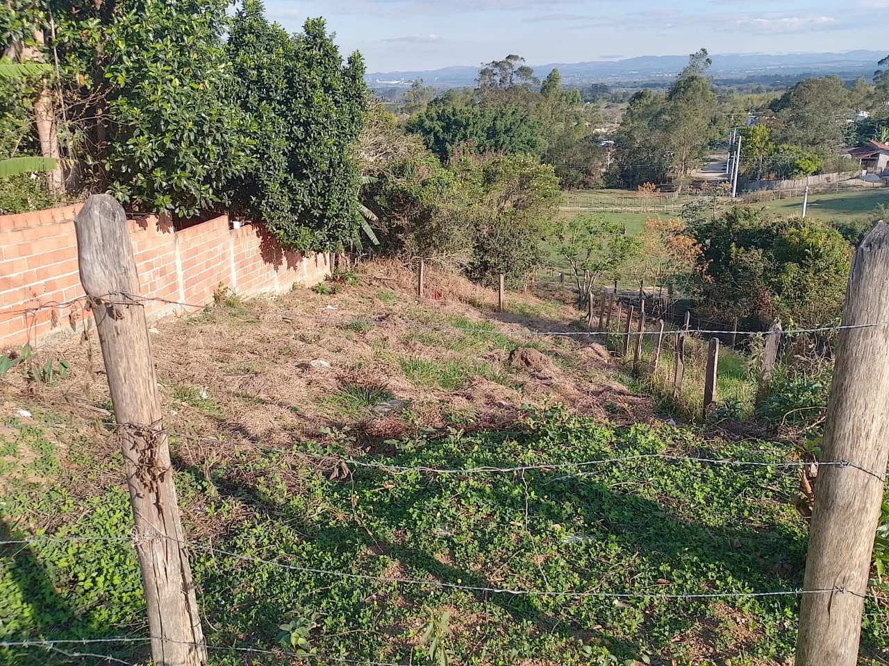 Vende se terreno