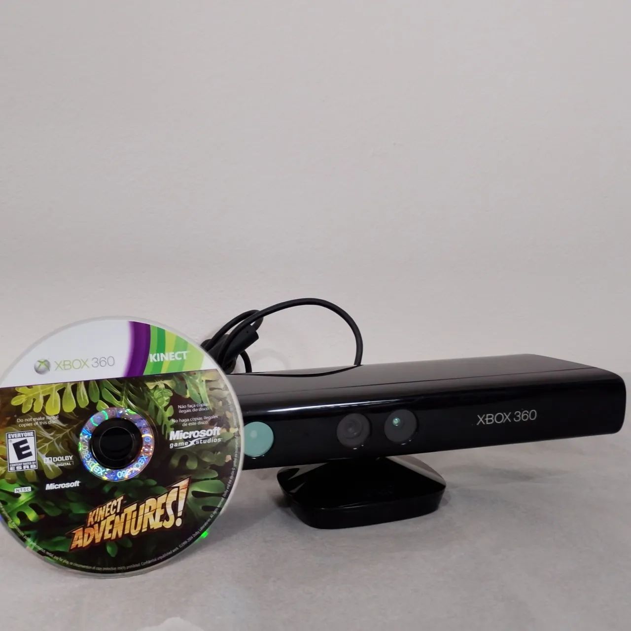 Kinect com 1 jogo para Xbox 360