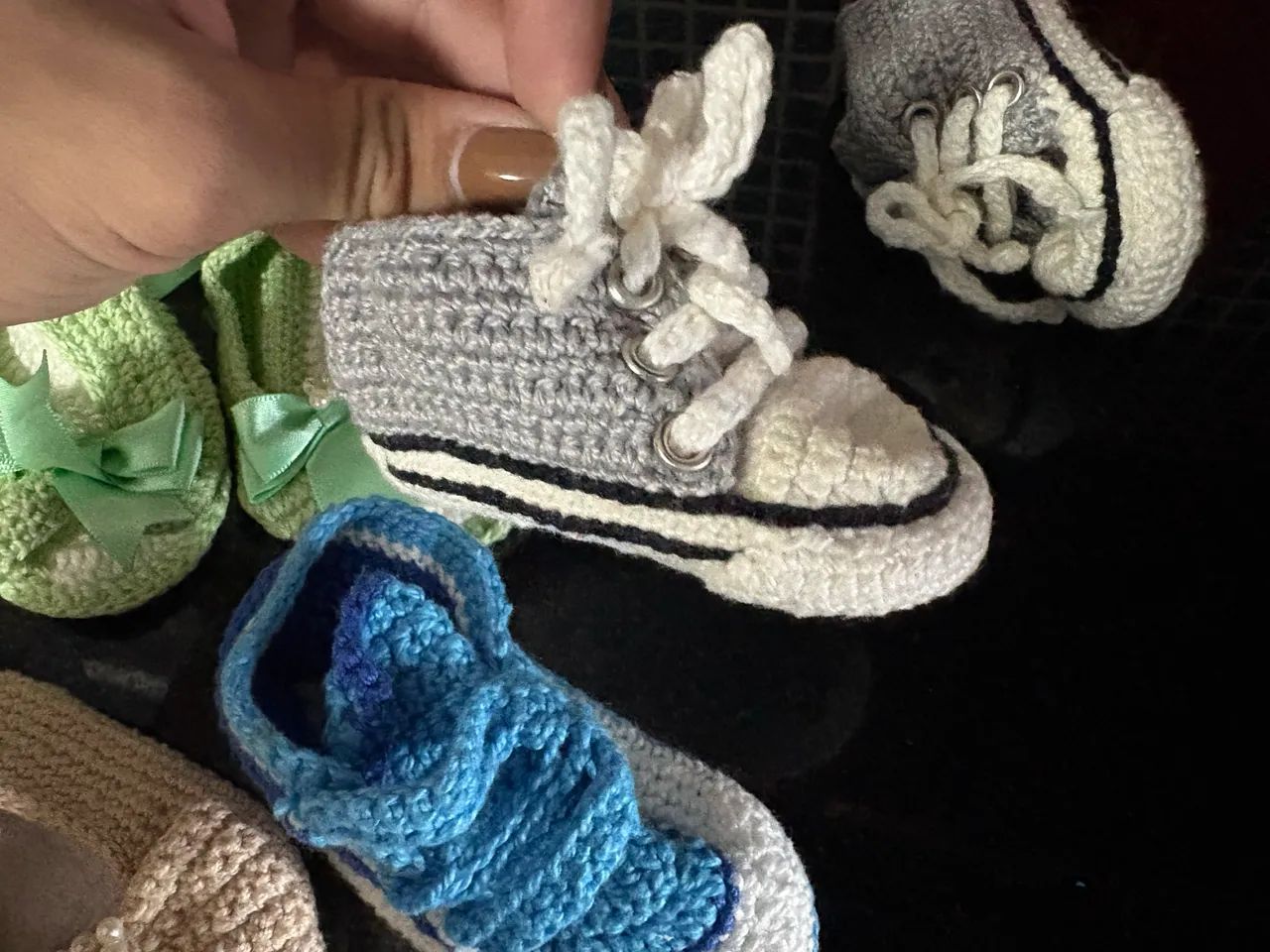 Sapato de crochê para bebê  - Foto 2