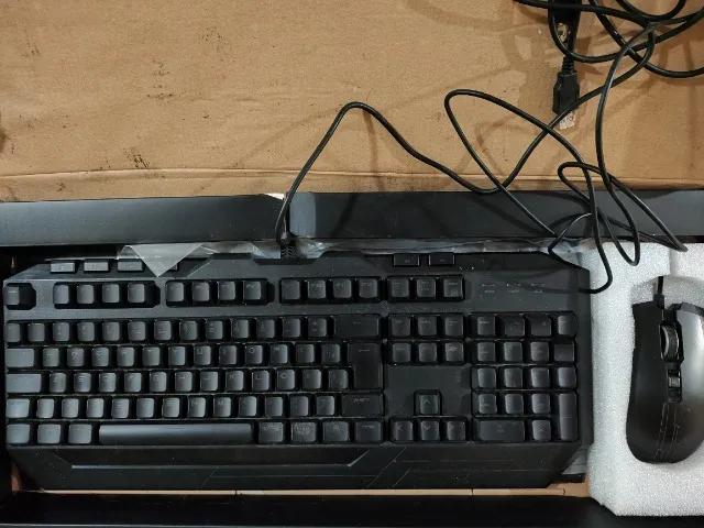 Kit teclado e mouse gamer USB Devastator II (Cooler Master)