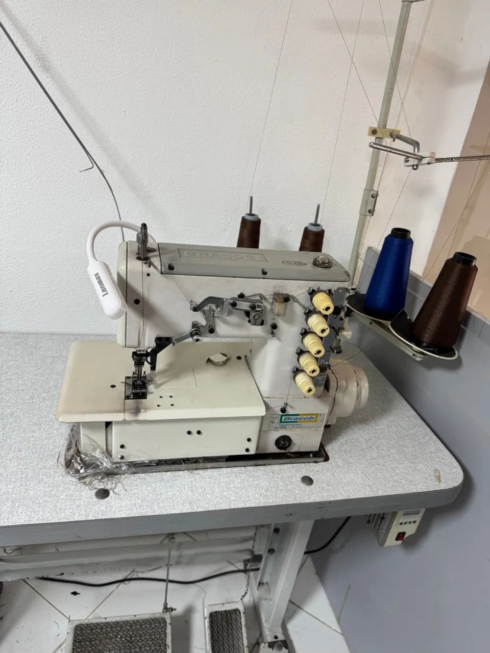 Máquina de costura Galoneira Industrial Bracob Direct Drive 4 fios  - Foto 5