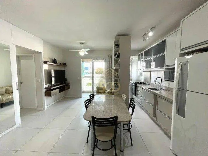 Apartamento com 3 dormitórios à venda, 74 m² por R$ 639.000,00 - Centro - São José/SC