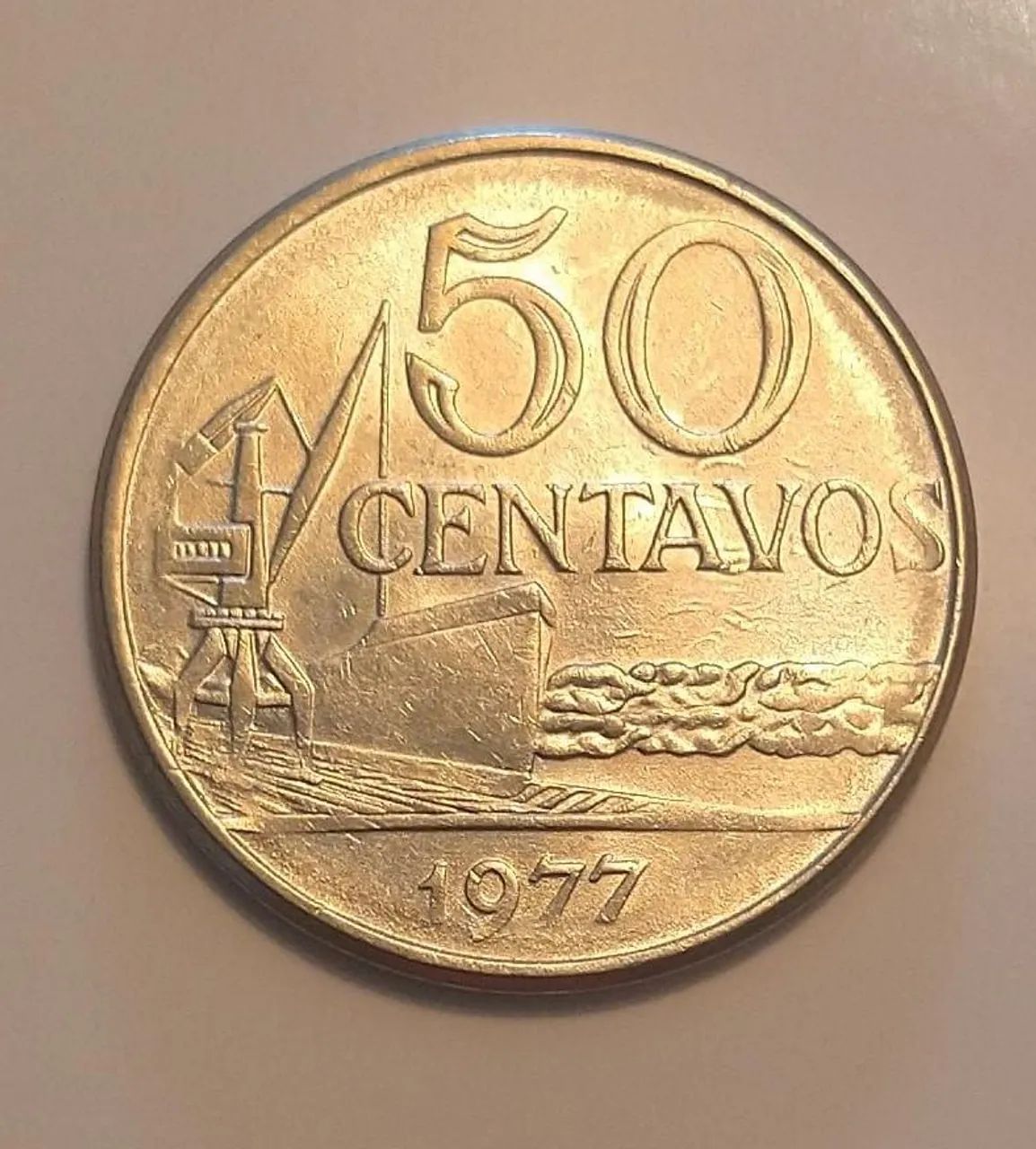 Moeda 50 Centavos 1977, cunho marcado.