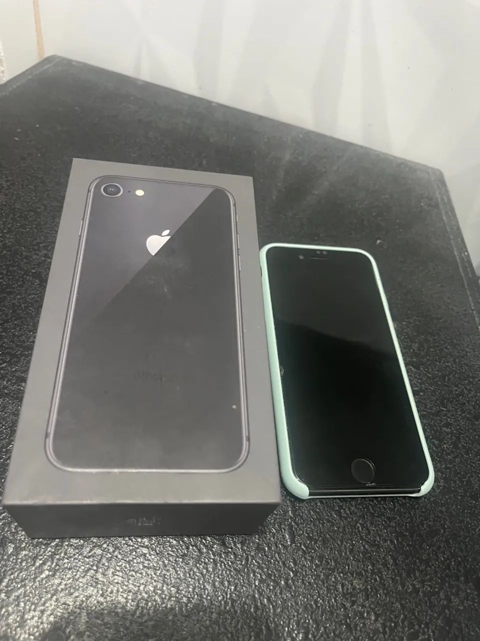 iPhone 8 64g impecável $450