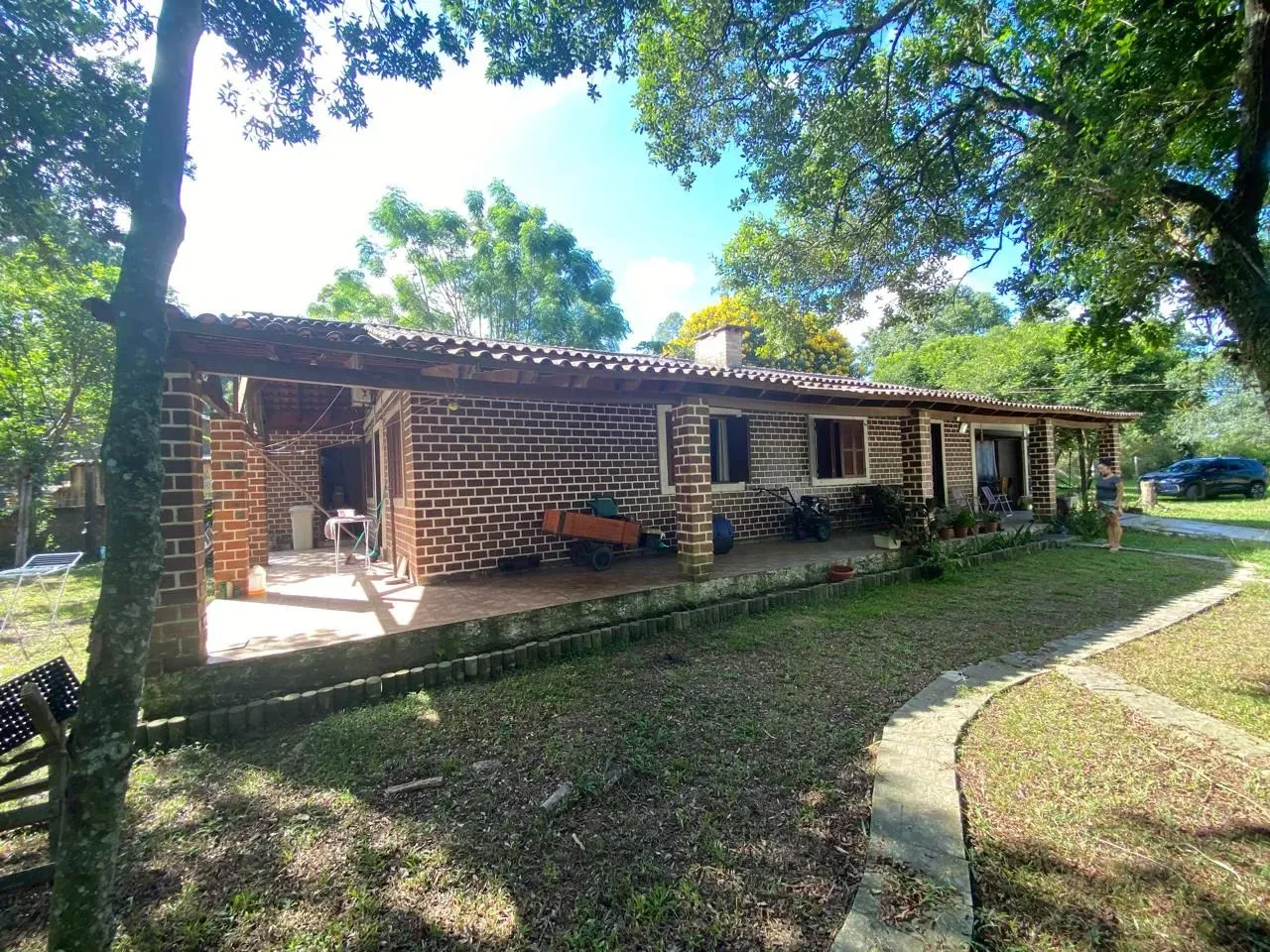 CAUE IMOVEIS VENDE Sítio Escriturado em Águas Claras!!