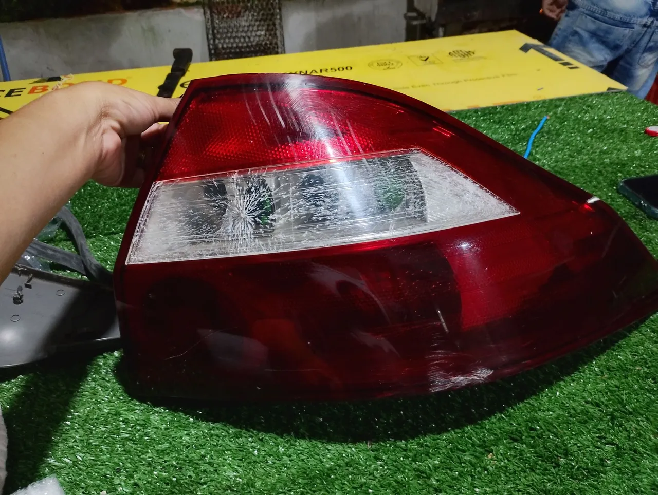 Lanterna Traseira Automotiva - Peça Usada lanterna dianteira