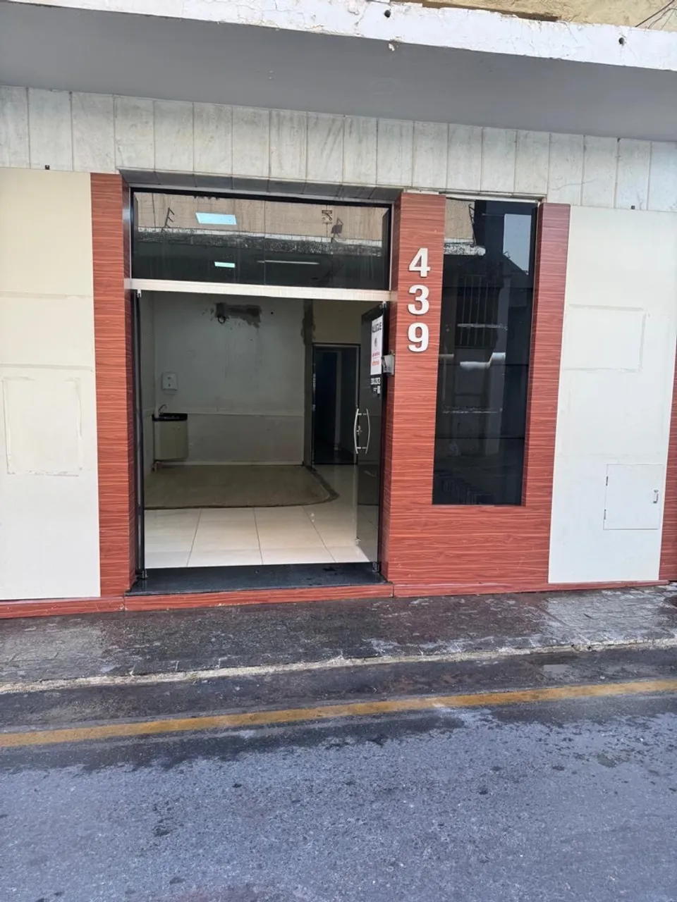 ALUGO SALA COMERCIAL RUA DOUTOR VELOSO- CENTRO
