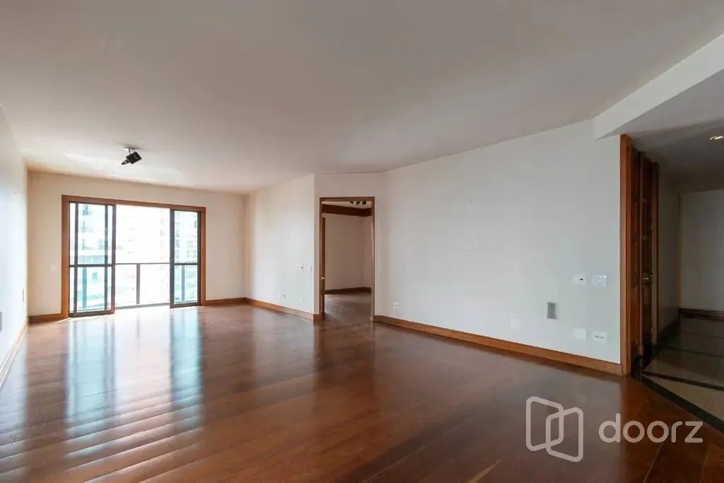 Imóvel na Ministro Gabriel de Rezende Passos com 3 dormitórios e 325m²