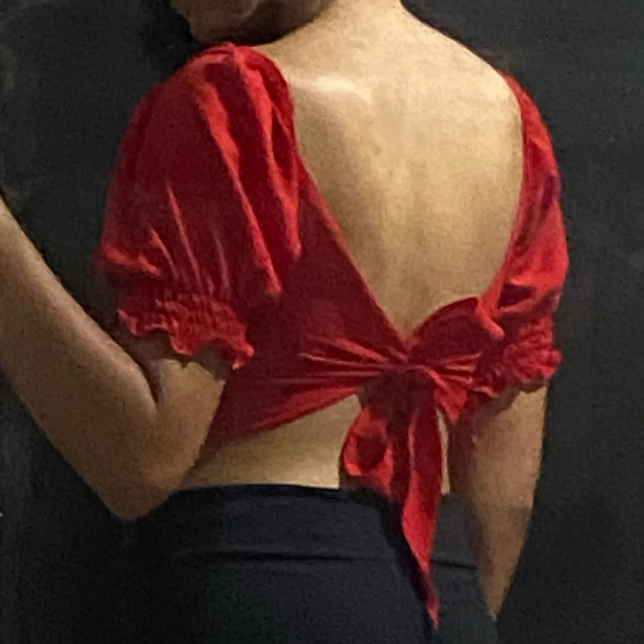 Blusa cropped vermelho crepe com bojo - Foto 2