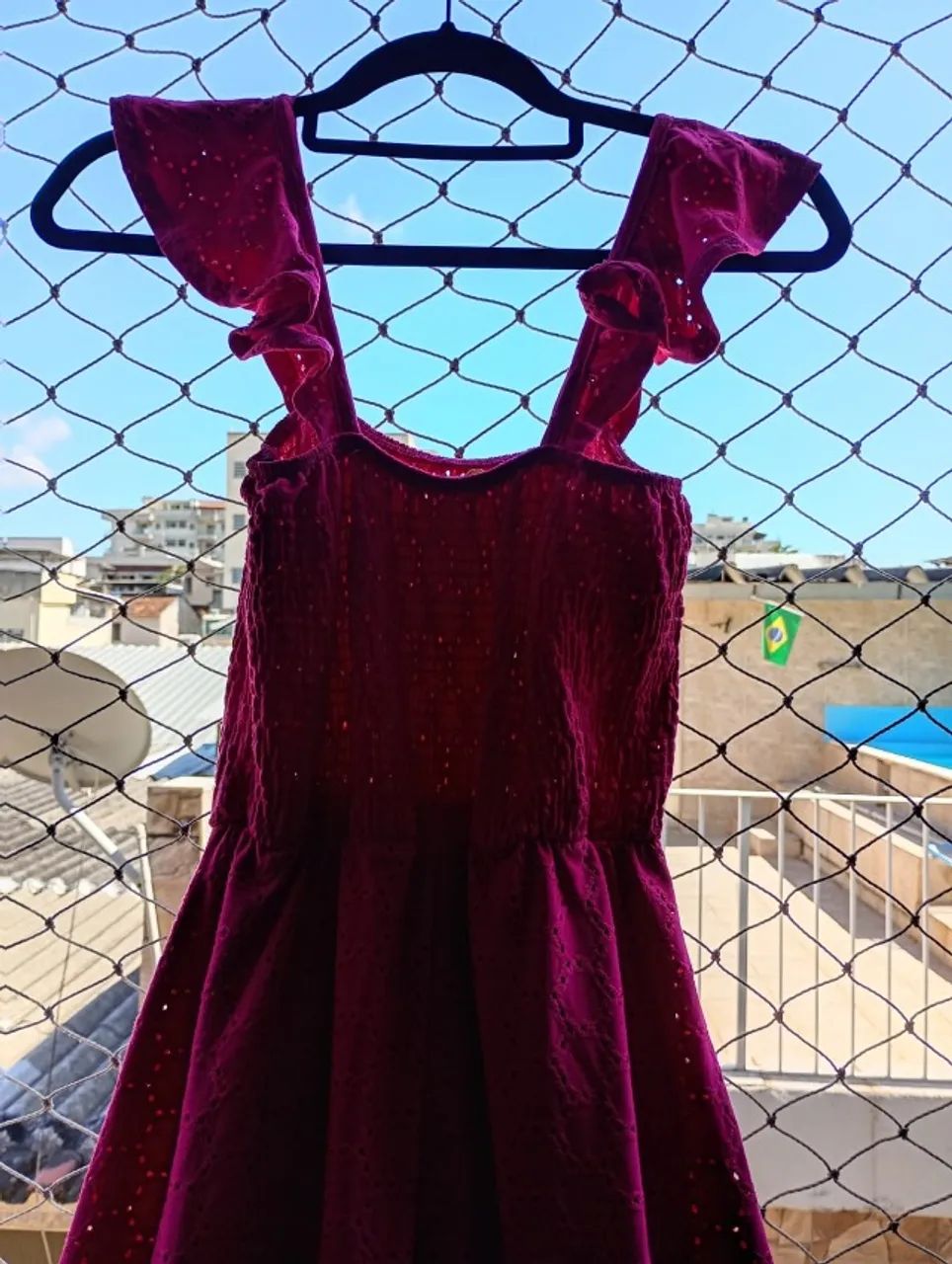  Vestido rosa pink com bordados e alças