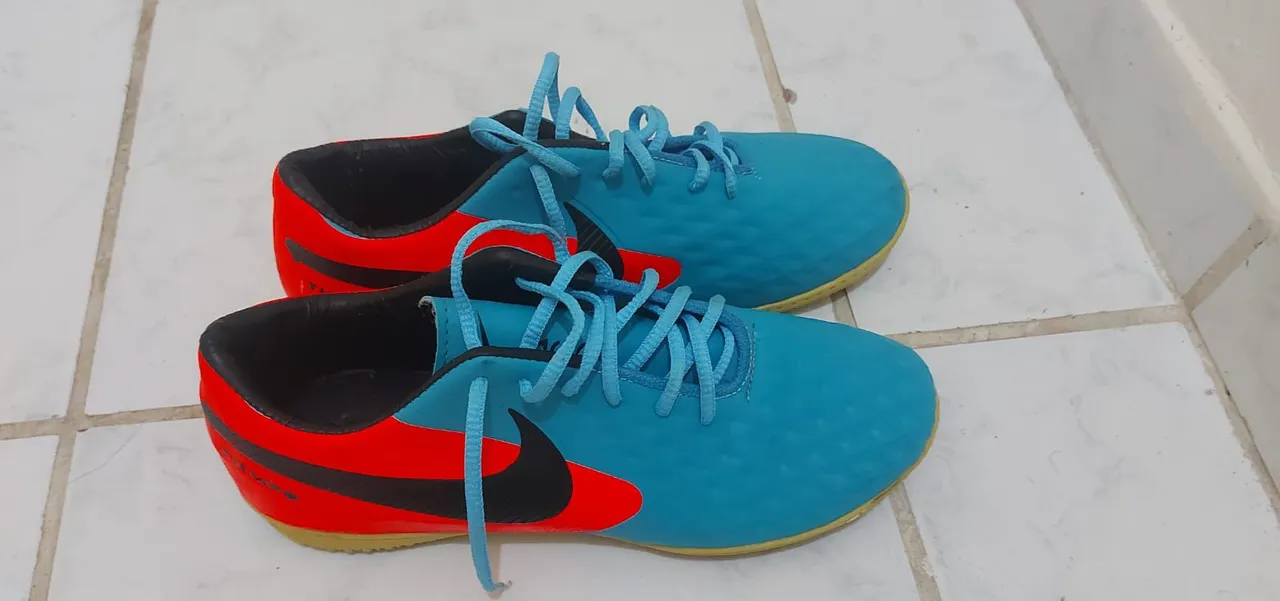 Chuteira - Azul e Vermelho