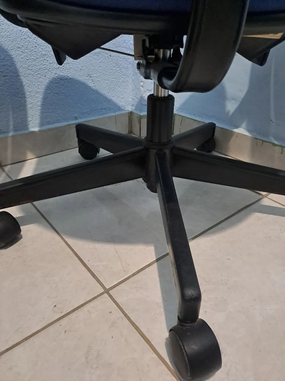 Cadeira de Escritório Giroflex  - Foto 4