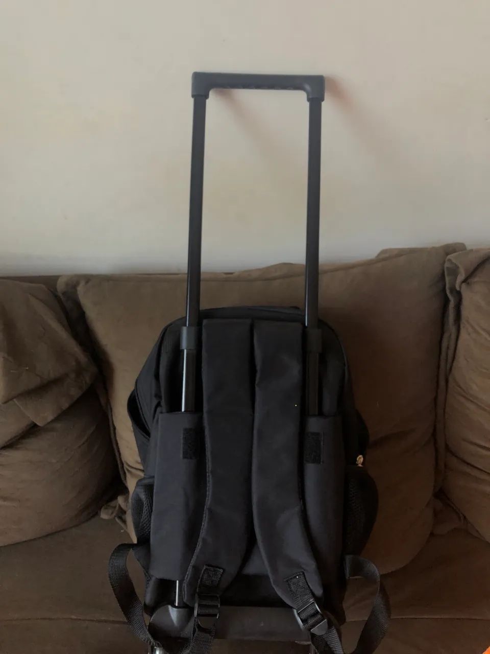 mochila infanto-juvenil(com rodinhas) + garrafa 600ml - Foto 5