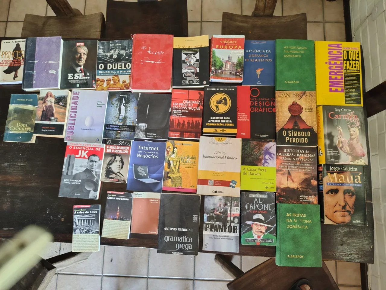 Livros diversos - bom estado 34 livros